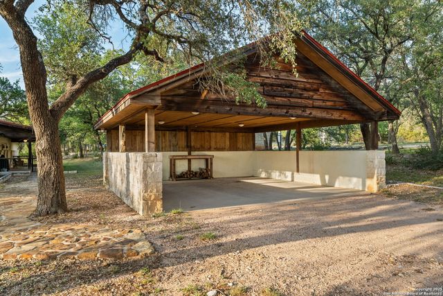 492 Billy Sisson, Johnson City, TX 78636