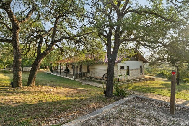 492 Billy Sisson, Johnson City, TX 78636