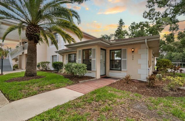 324 KELSEY WAY 4, Sun City Center, FL 33573