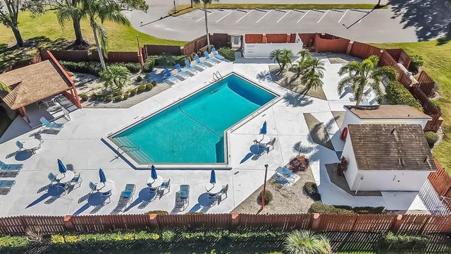 324 KELSEY WAY 4, Sun City Center, FL 33573