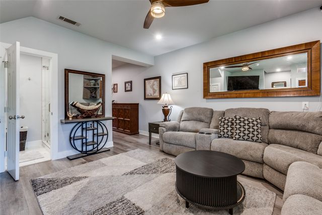 1529 Seegar Street, Dallas, TX 75215