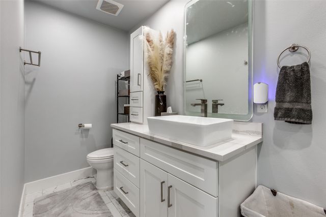 1529 Seegar Street, Dallas, TX 75215