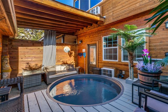 1529 Seegar Street, Dallas, TX 75215