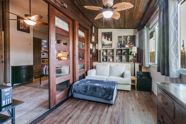 1529 Seegar Street, Dallas, TX 75215