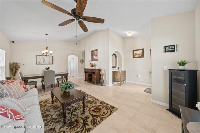 2285 Snapdragon Drive NW, Palm Bay, FL 32907
