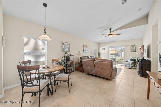 2285 Snapdragon Drive NW, Palm Bay, FL 32907