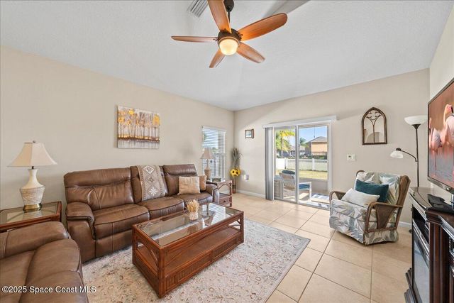 2285 Snapdragon Drive NW, Palm Bay, FL 32907