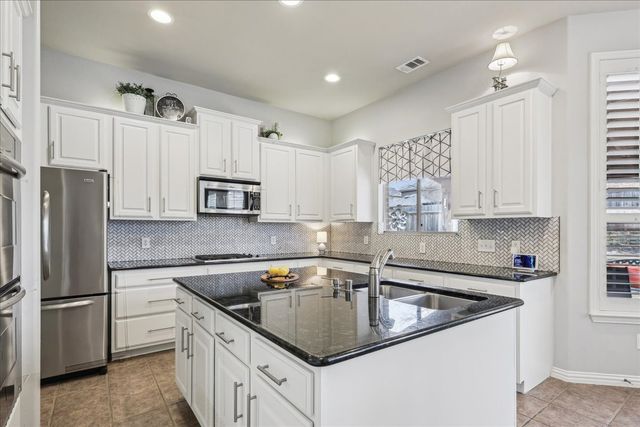 544 Mckinney Trail, Fate, TX 75087