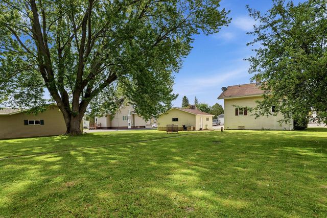 500 Birchwood DRIVE, Francis Creek, WI 54214