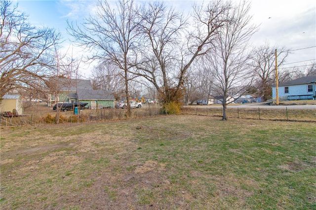 306 W 5th Street, Holden, MO 64040