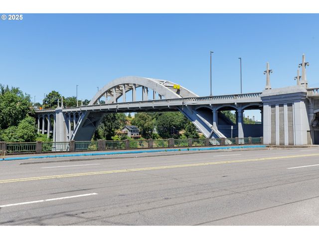 214 TERRACE Ave, Oregon City, OR 97045
