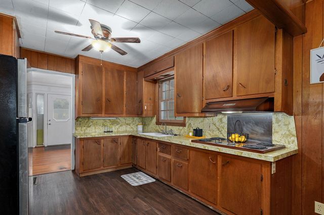 1123 W High Street, Springfield, MO 65803