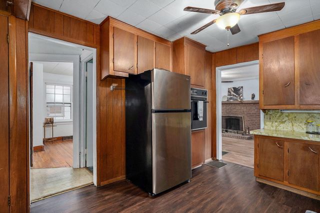 1123 W High Street, Springfield, MO 65803