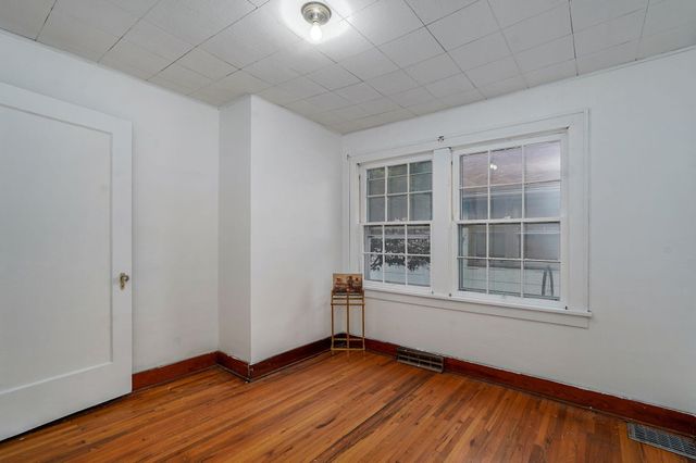 1123 W High Street, Springfield, MO 65803