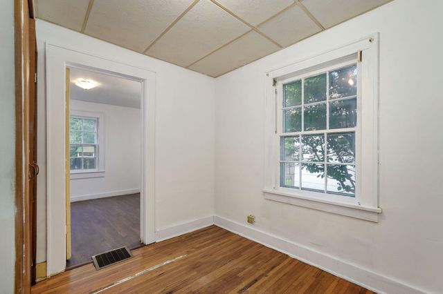 1123 W High Street, Springfield, MO 65803