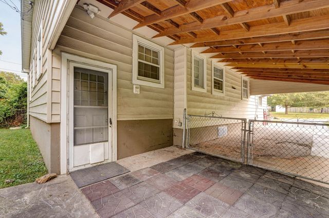 1123 W High Street, Springfield, MO 65803