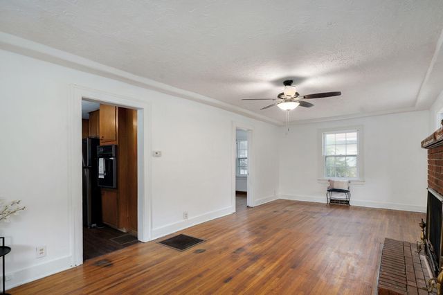 1123 W High Street, Springfield, MO 65803