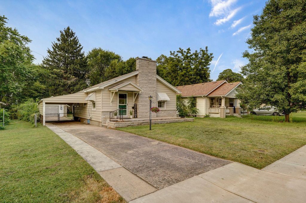 1123 W High Street, Springfield, MO 65803