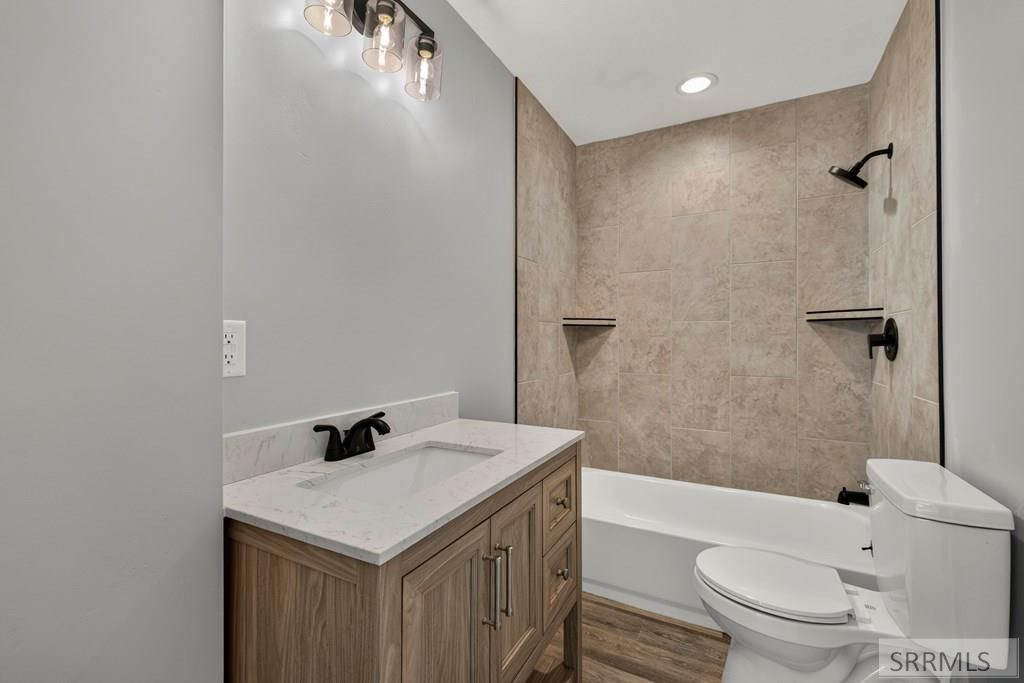 Image 34 of property listing at 3315 E Rawson Street, Ammon, ID 83406