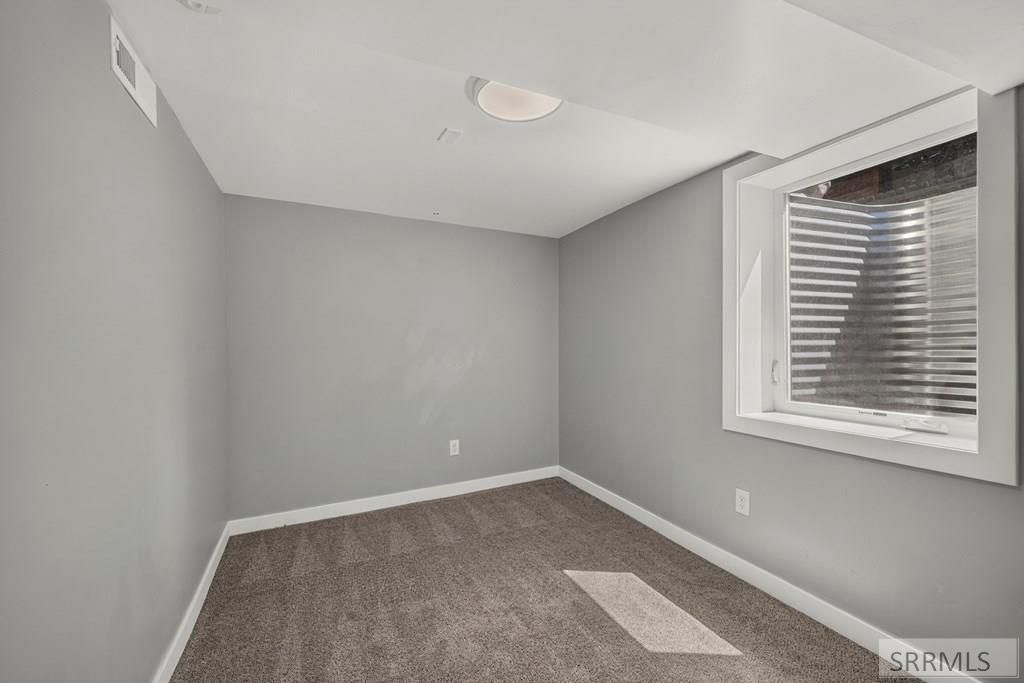 Image 43 of property listing at 3315 E Rawson Street, Ammon, ID 83406