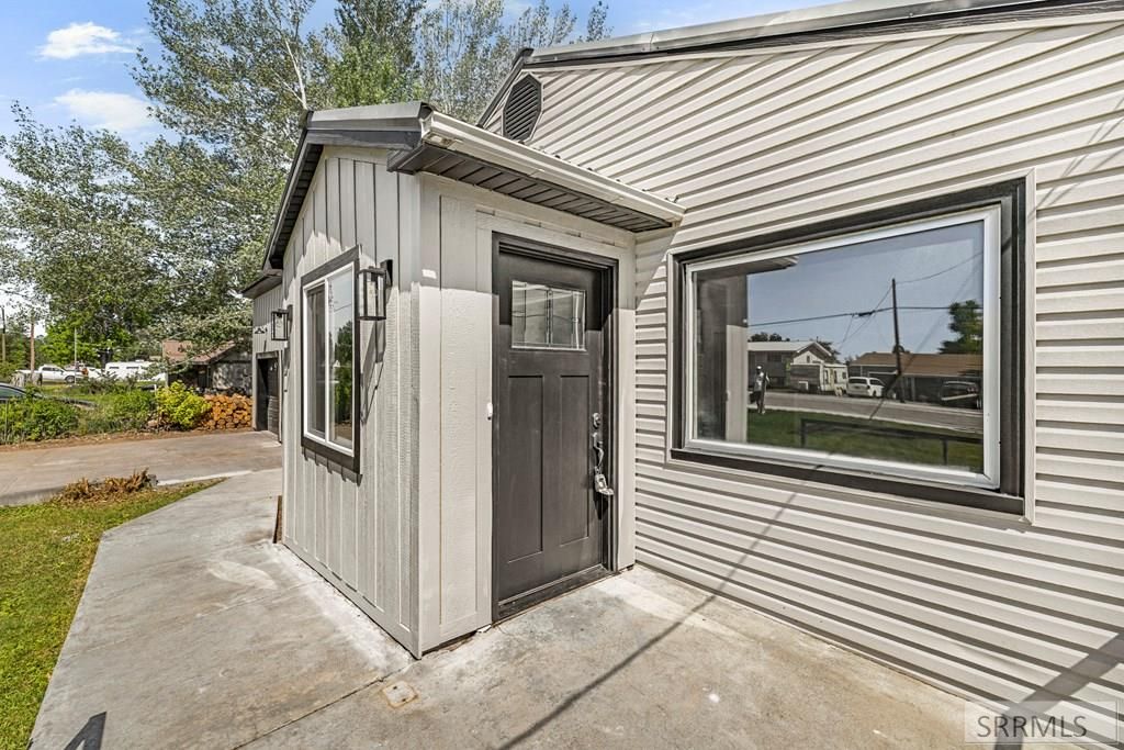 Image 5 of property listing at 3315 E Rawson Street, Ammon, ID 83406
