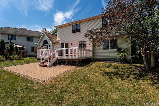 2 Meadow Spring Court, Amherst, NY 14051