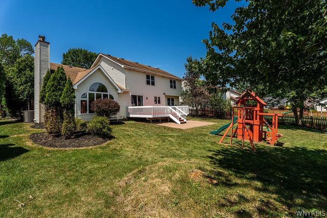 2 Meadow Spring Court, Amherst, NY 14051