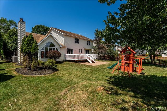 2 Meadow Spring Court, Amherst, NY 14051