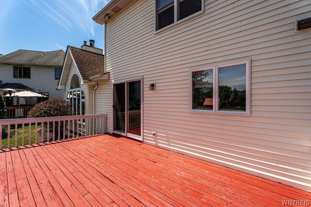 2 Meadow Spring Court, Amherst, NY 14051