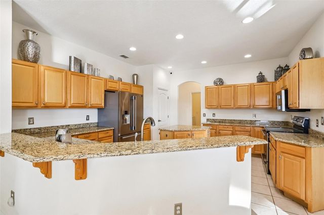 332 BURFORD CIRCLE, Davenport, FL 33896