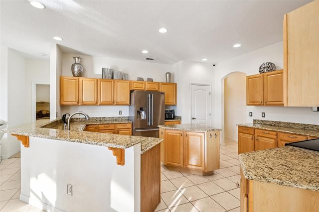 332 BURFORD CIRCLE, Davenport, FL 33896