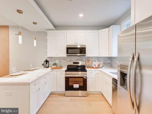 1943 N LEITHGOW ST, Philadelphia, PA 19122