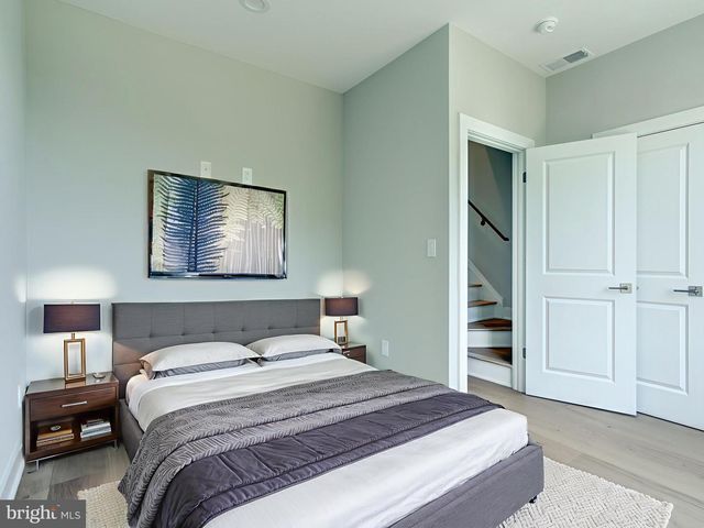 1943 N LEITHGOW ST, Philadelphia, PA 19122