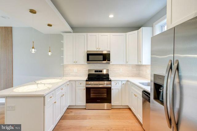 1943 N LEITHGOW ST, Philadelphia, PA 19122