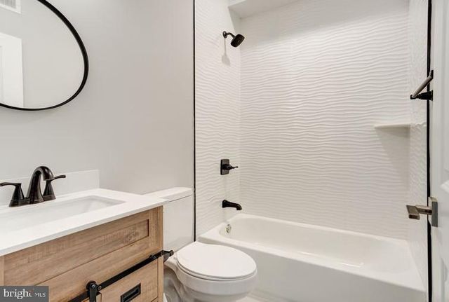 1943 N LEITHGOW ST, Philadelphia, PA 19122