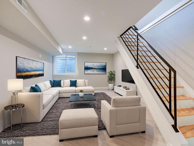 1943 N LEITHGOW ST, Philadelphia, PA 19122