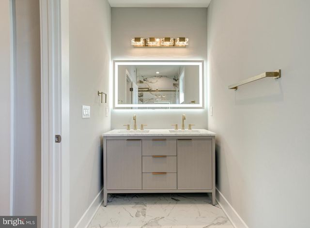 1943 N LEITHGOW ST, Philadelphia, PA 19122