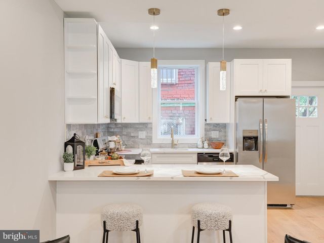 1943 N LEITHGOW ST, Philadelphia, PA 19122