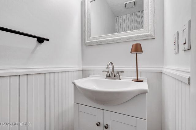 807 Begonia Court, Jackson, NJ 08527