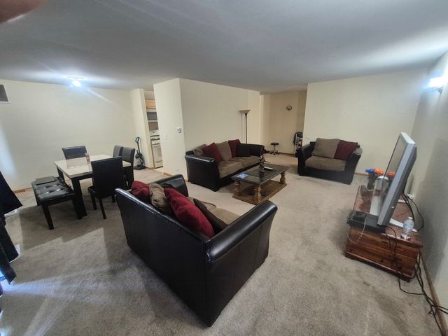 2640 MITCHELL Drive 5, Woodridge, IL 60517