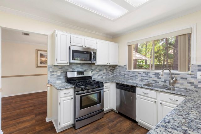 34 Sweetdream Place, The Woodlands, TX 77381