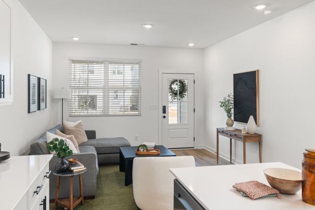 1136 Marlowe Lndg, Nashville, TN 37207