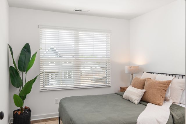 1136 Marlowe Lndg, Nashville, TN 37207