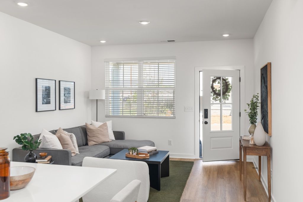 1136 Marlowe Lndg, Nashville, TN 37207