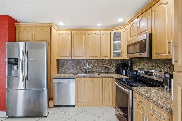 720 SW 81 Terrace, North Lauderdale, FL 33068