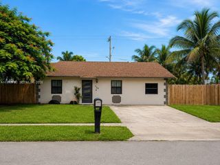 720 SW 81 Terrace, North Lauderdale, FL 33068