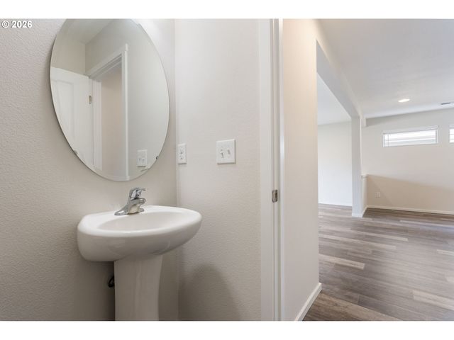 2017 S MEADOWLARK Loop, Ridgefield, WA 98642
