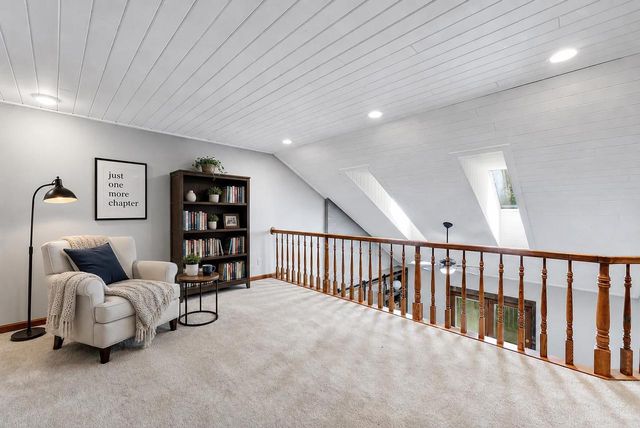 2752 WOODLAND HILLS COURT, Green Bay, WI 54311