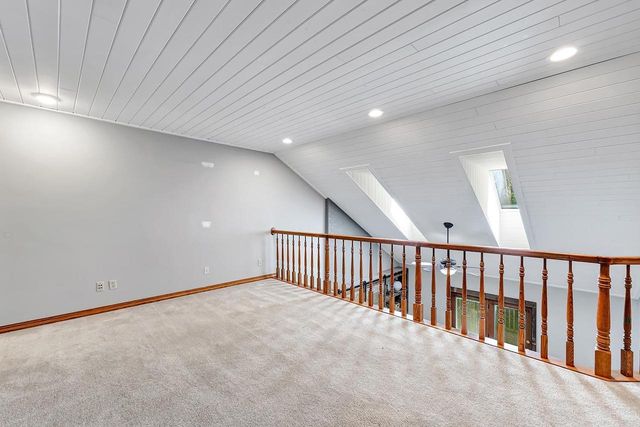 2752 WOODLAND HILLS COURT, Green Bay, WI 54311
