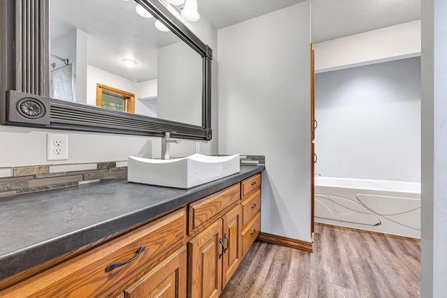 2752 WOODLAND HILLS COURT, Green Bay, WI 54311